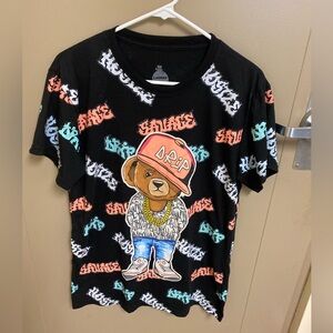 Launder Bailey Apparel T-Shirt Size Med Bear Hustle Swag Mens worn 1x!